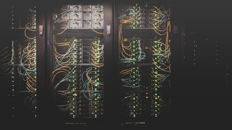 Serverraum mit Rack-Systemen - Hosting und Infrastruktur